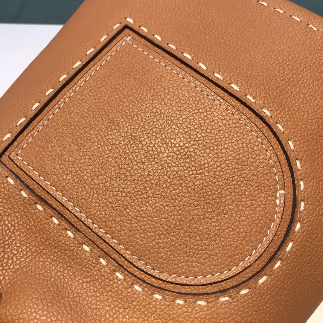 델보 팽 미니 버킷 크로스백